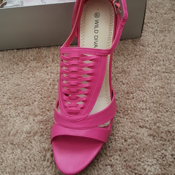 Heels - Picture 2 of 4